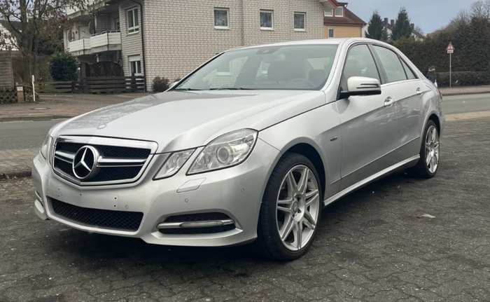 Mercedes-Benz E 250 CGI BlueEfficiency Avantgarde – Frontansicht
